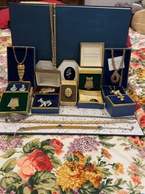 Vintage AVON jewelry lot.